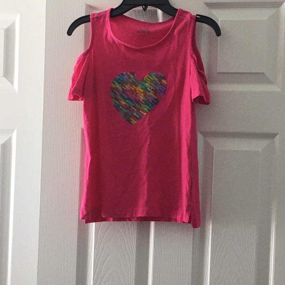 Peek a boo shoulder pink shirt